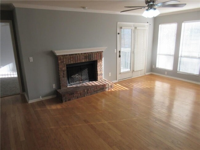 Photo - 325 Warm Springs Cir Unit 325