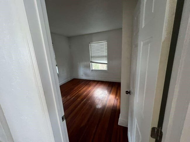 Photo - 708 NE 4th St Unit 2