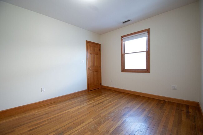 Photo - Amazing 3 bath in Brighton!!