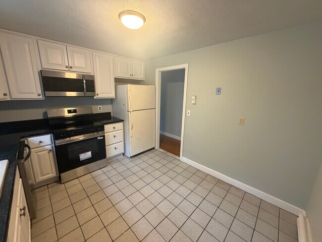 Photo - 90 Sylvia St Unit 2R