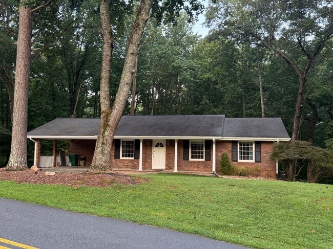Photo - 500 Oakdale Rd House