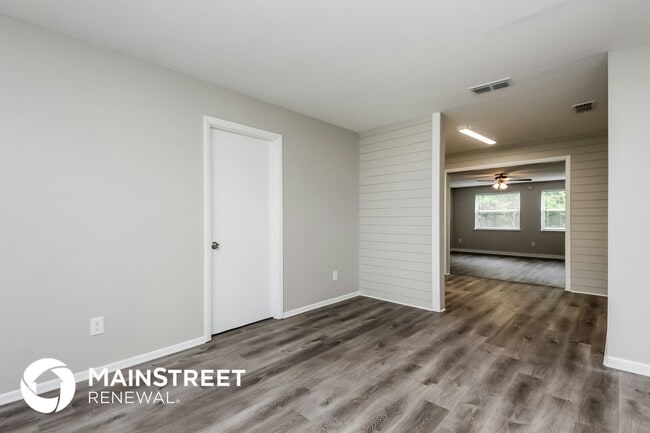 Photo - 2627 N Beaumont Ave