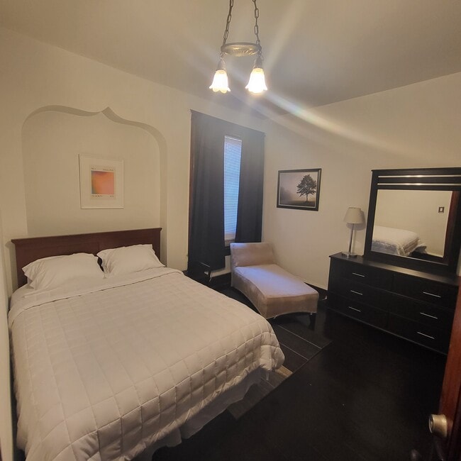 Photo - 1122 Columbia Rd NW