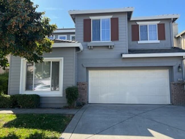 Building Photo - LOVELY REMODELED 4 BEDROOM HOUSE IN N. NAT...