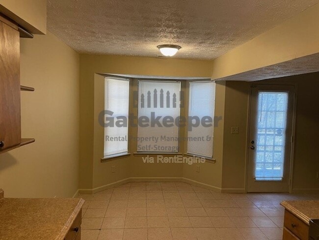 Photo - 333 Riverbrook Trail