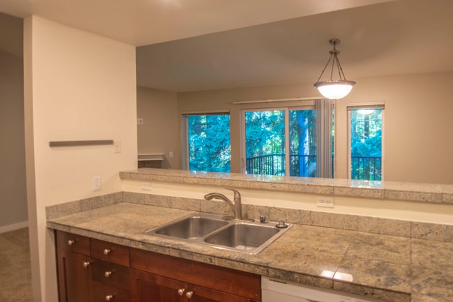 Photo - 25025 SE Klahanie Blvd Unit B-302