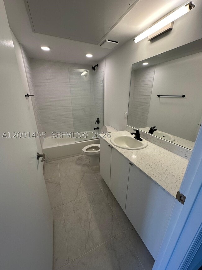 3422 NW 5th Ave Unit 405