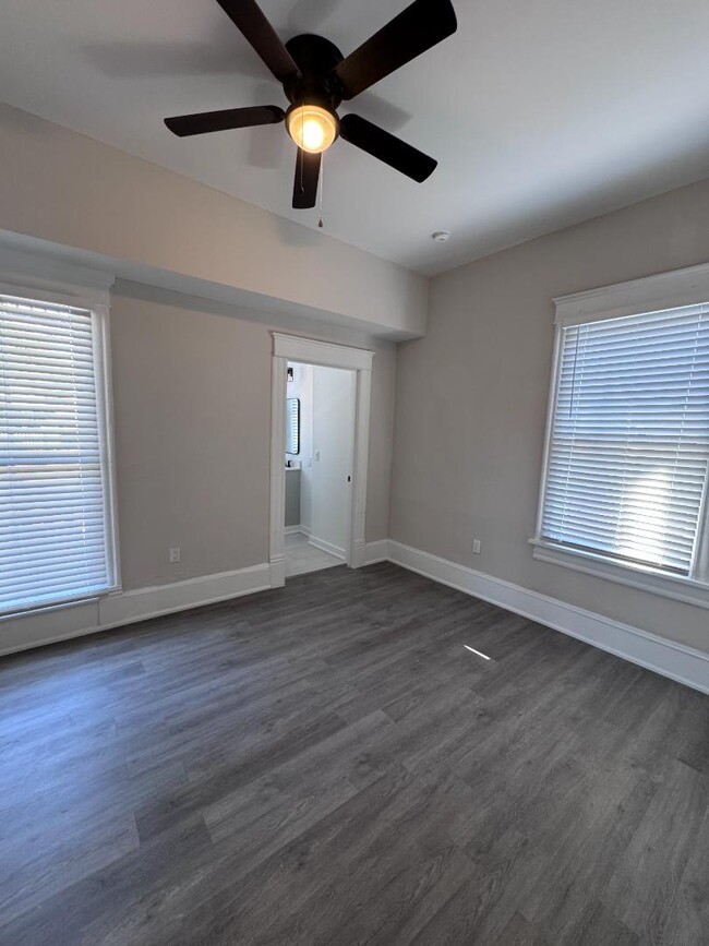 Photo - 300 E 3rd St