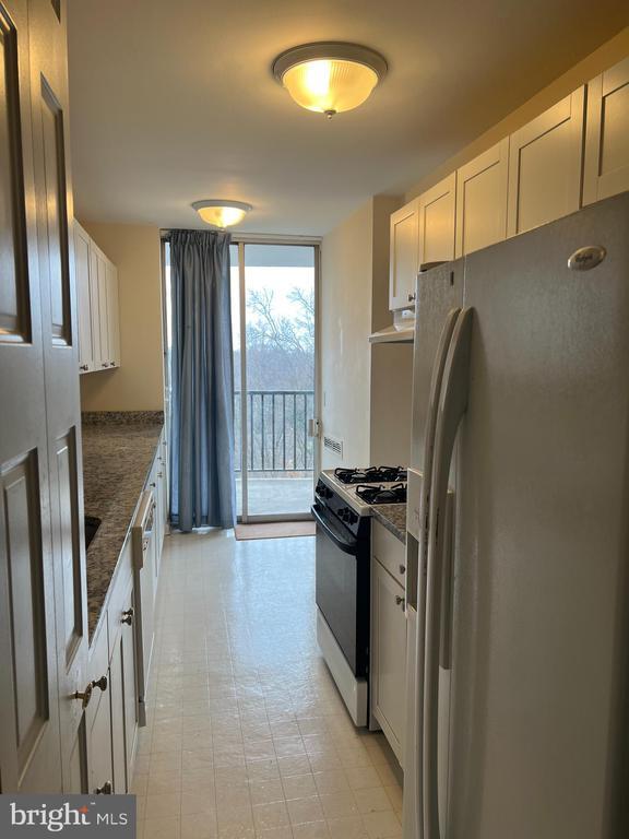 Photo - 3333 University Blvd W Unidad 810