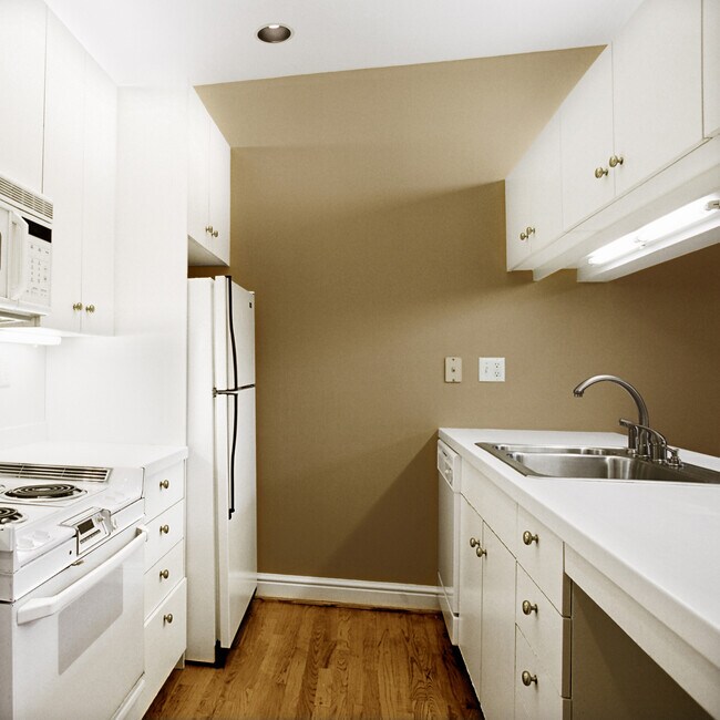 Photo - 6348 Walnut St