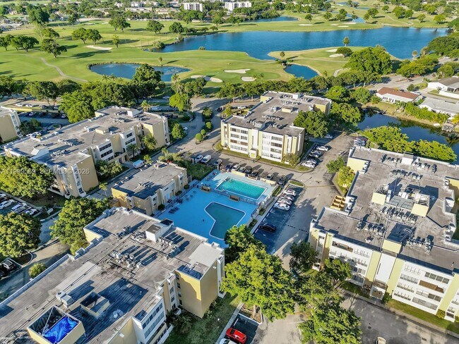 Photo - 6841 SW 147th Ave Unidad 2H