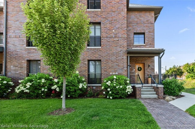 Photo - 284 Eliot St