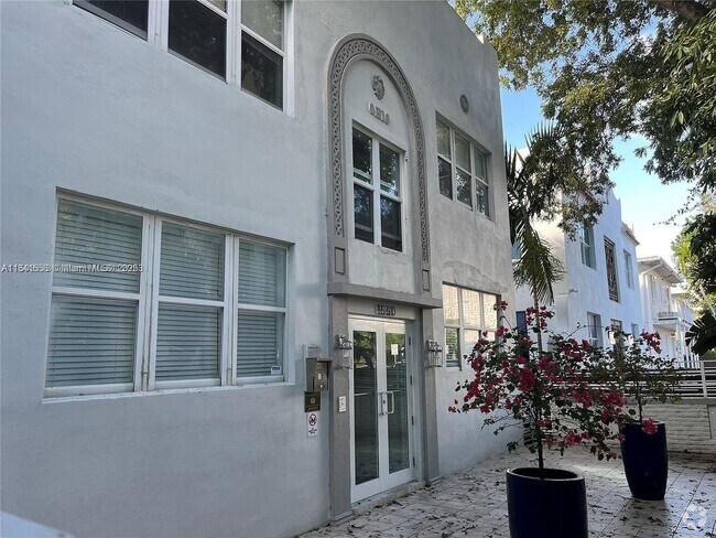 Building Photo - 1550 Drexel Ave Unit 102 Rental