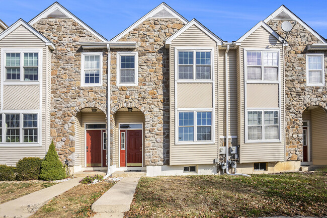 Photo - 120 Poplar Ct Townhome