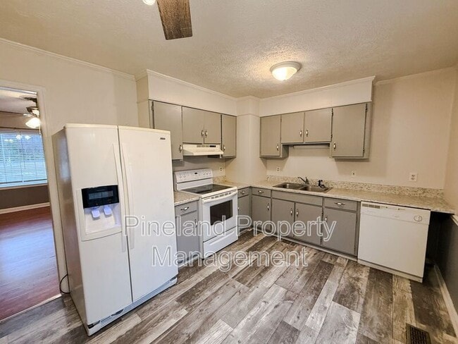 Photo - 2821 E Cramer Dr