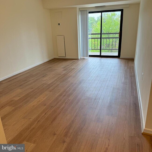 Photo - 2111 Wisconsin Ave NW Unit 319