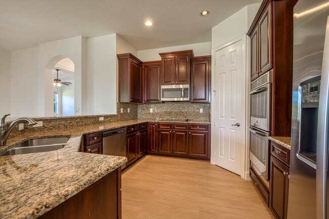 Photo - 172 Manor Cir