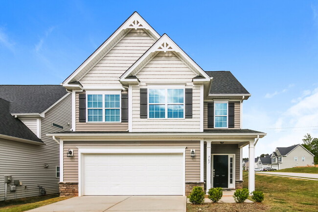 Photo - 767 Lakemont Dr House