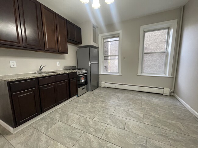 233 Fowler Ave 3 - 223 Fowler Ave Apartments Unit 3