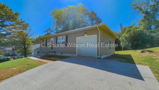 Photo - 1005 Mountain View Dr