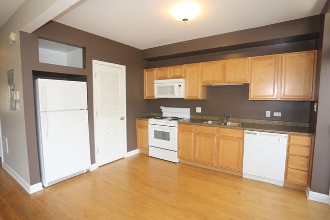 Photo - 5208 N Sawyer Ave Unit 1