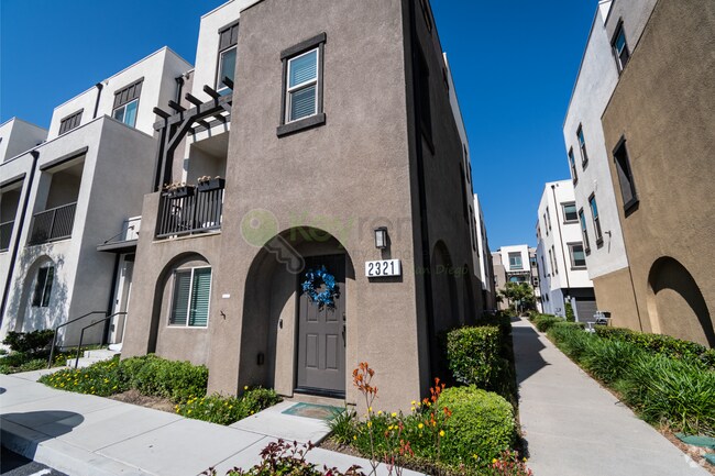 Building Photo - Stunning Verano at Skyline |Gated Communit... Rental