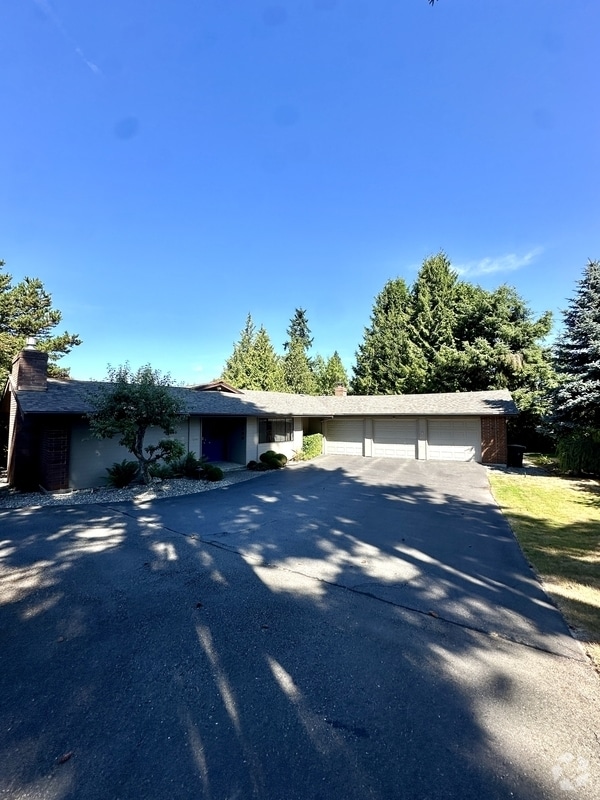 Building Photo - 9530 NE 30th St Rental