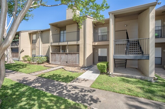 Photo - 3300 Pebblebrook Dr Unidad 36