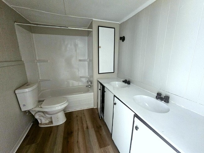 Photo - 325 Southstar St