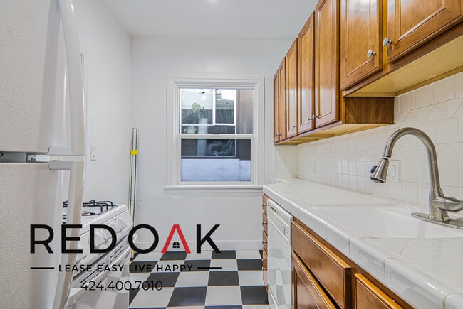 Photo - 1818 Whitley Ave Unidad 206