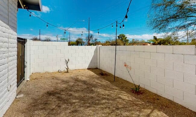 Photo - 3201 N Cherry Ave Unidad 3201