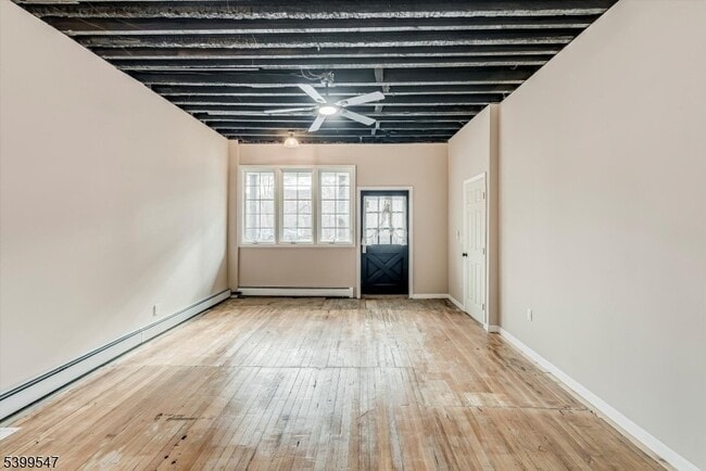 Photo - 239 Water St