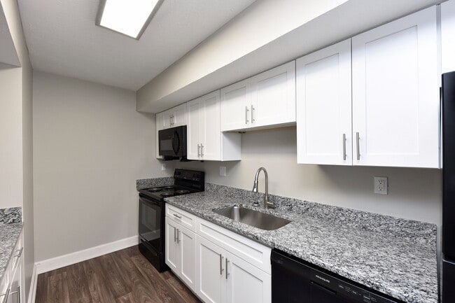 Harpeth Trace Apartments in Dickson, TN - Harpeth Trace