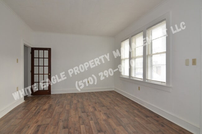 Building Photo - 208 Olyphant Ct Unit #A