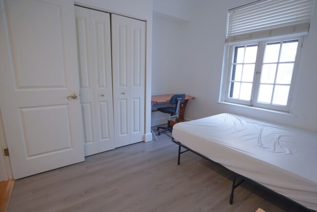 Building Photo - 613 Westgate Ave