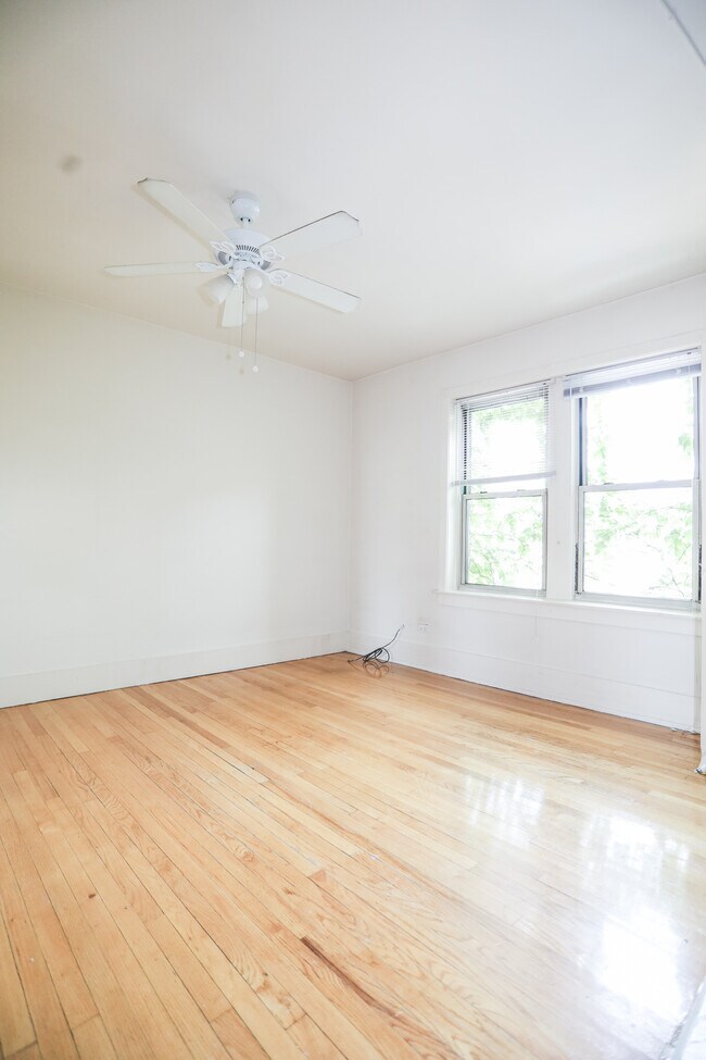 Photo - 1111 W Roscoe St Unidad #21