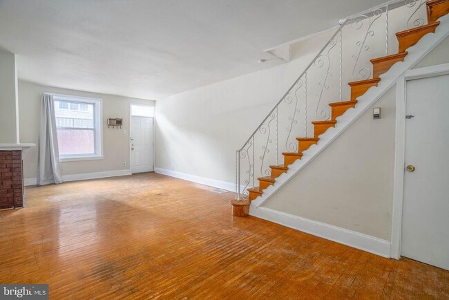 Photo - 2641 Bainbridge St Townhome