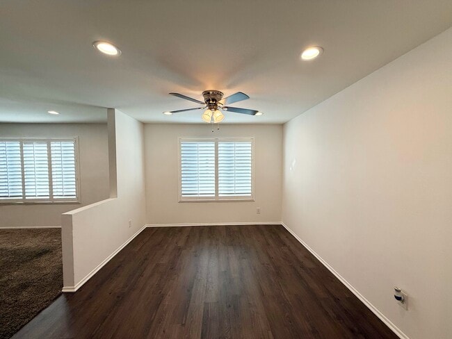 Photo - 14307 Foothill Blvd Unidad B6