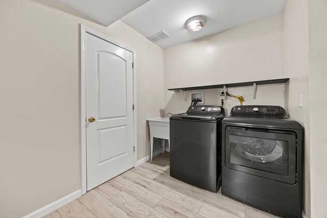 Photo - 16 School St Unit Front