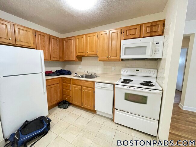 Photo - 66 Homer Ave Unidad 110