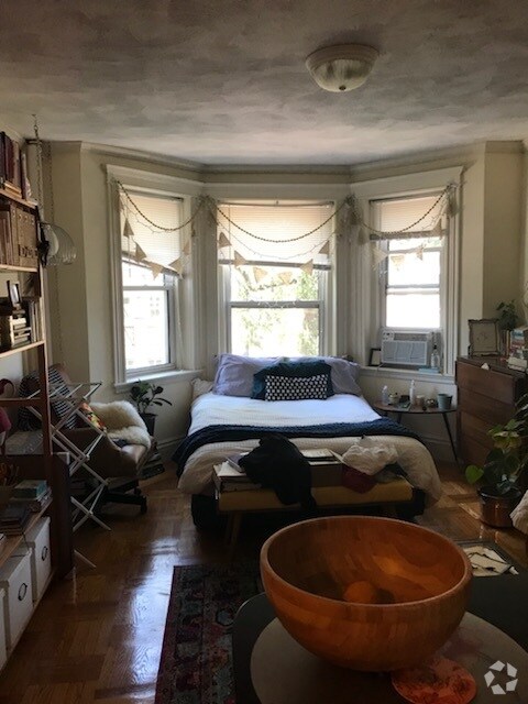 Building Photo - 50 Queensberry St Rental