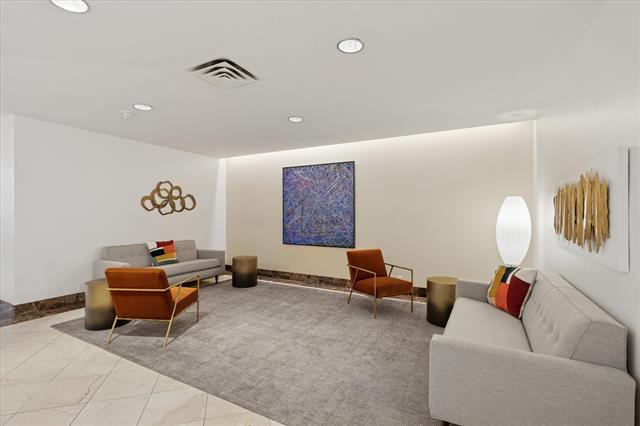 Photo - 6211 W Northwest Hwy Unidad G124