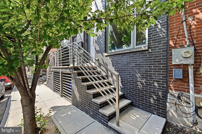 Photo - 2719 Cambridge St
