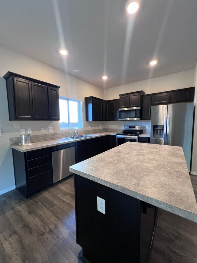 Building Photo - Bremerton Townhouse in Illahee Springs for...