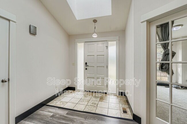 Photo - 4817 NE Holman St