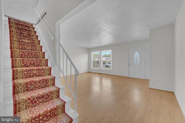 Photo - 40 Rittenhouse Dr