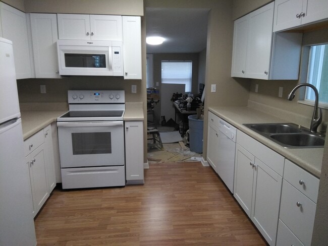 Photo - 910 9th Ave SW