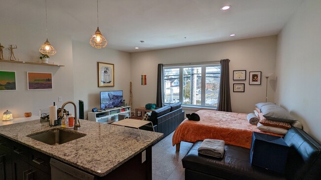 Photo - 273 Bullocks Point Ave Unidad 4 Rental