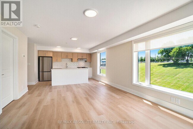 Photo - 12 Thomas St N Unit 112