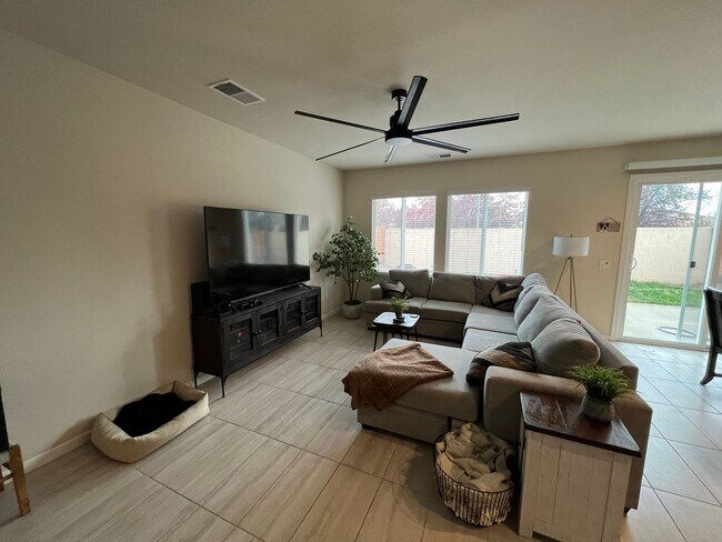 Photo - Nearly new 3-bedroom home in Village One n...